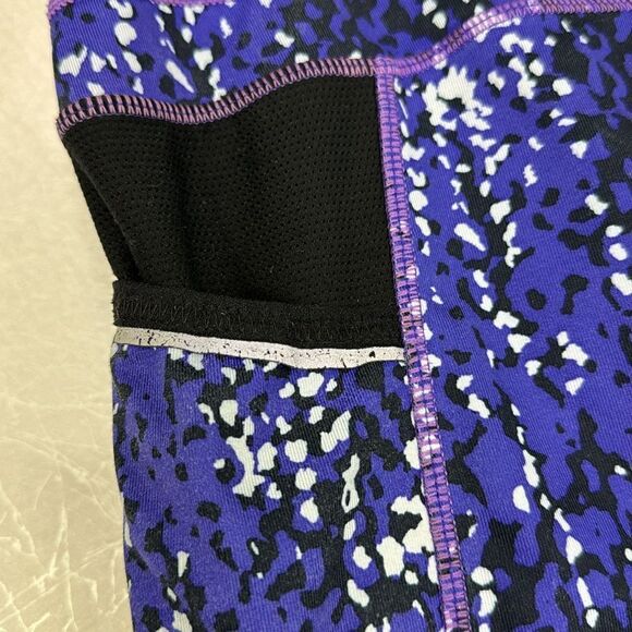 Athleta Pebble Be Free Knicker Capri Leggings Purple L - Picture 4 of 8